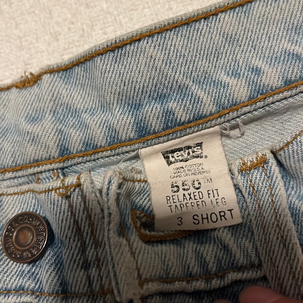 Levi's 550 High Rise Light Wash Vintage Denim Mom Jeans - Picture 5 of 8